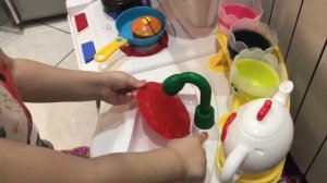 Кухня для девочек. Готовим вместе. Видео для детей. Kitchen for girls. Video for children.