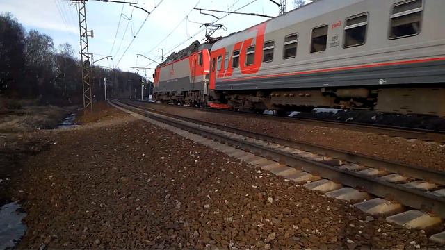 ЭП20-014 со скорым поездом №108Я/095 "Дневной Экспресс" "Москва-Вологда/ Кострома смотреть онлайн