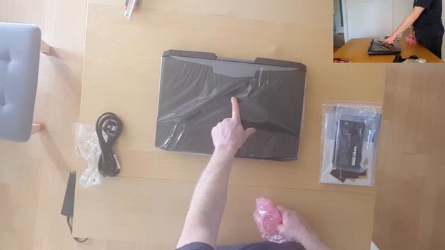 Unboxing Gaming Laptop | I9 9900K | RTX 2080 (non-Max-Q) | 32GB Ram | 2x2TB SSD | 2x2TB SSHD смотреть онлайн