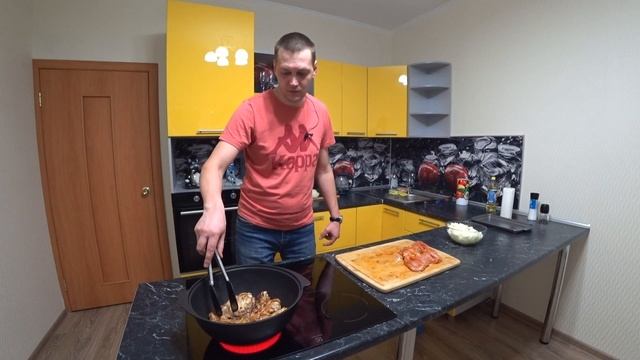 Курица в луково-сметанном соусе. Простой и вкусный рецепт курицы. Курица по кабардински. смотреть онлайн