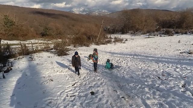 Папа попал в реанимацию. Первый снег.Готовимся к холодам.22.12.2021.Абхазия.Сухум. смотреть онлайн