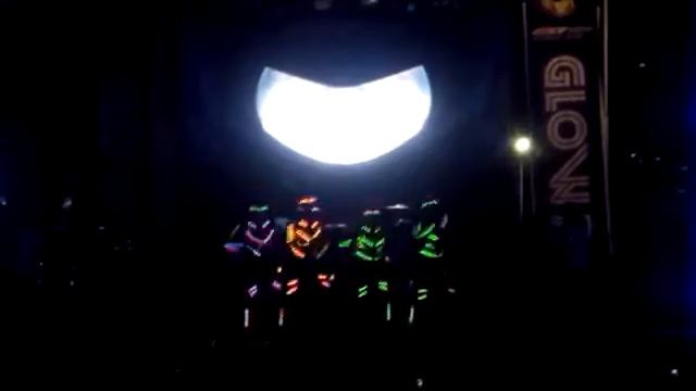 Irish Dancers ( LED Dance ) | Event Yamaha Glow Run at Bandung 1 March 2014 смотреть онлайн