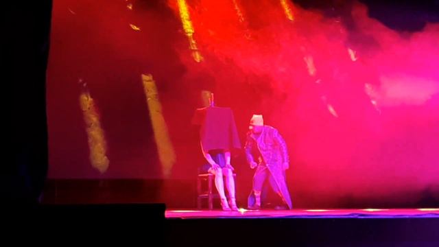 Трюк с протыканием ножами головы в Благовещенске смотреть онлайн