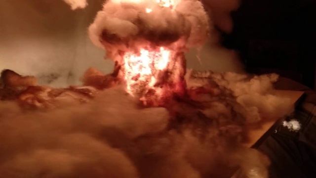 Nuclear explosion bomb fallout diorama model LED LIGHT / night lamp v.1.1 смотреть онлайн