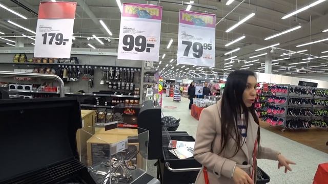 ПОМЧАЛИСЬ ЗА ПРОДУКТАМИ. КУПИЛ ТЁЩЕ КРУТУЮ КУРТКУ. ВЛОГ смотреть онлайн