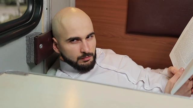 КОРОЧЕ ГОВОРЯ, ВЕЧНО ГОЛОДНЫЙ смотреть онлайн