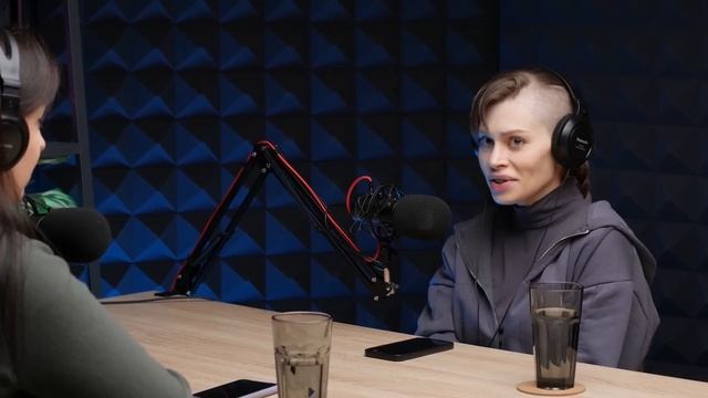 ПОСЛЕ ЭТОГО У МЕНЯ ВСЯ ГОЛОВА И СЕДАЯ | Читаем страшные истории подписчиков с Риной Драгуновой смотреть онлайн