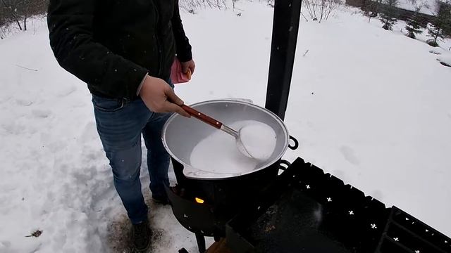 ОБЖИГ (ПРОКАЛИВАНИЕ) КАЗАНА 8 ЛИТРОВ ПЕРЕД ПЕРВЫМ ИСПОЛЬЗОВАНИЕМ!!!!! смотреть онлайн