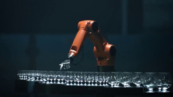 Музыкальный Поединок Робота и Теннисиста. Robot Vs Human in Musical Battle.