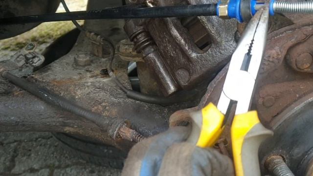 LINKA RĘCZNEGO WYMIANA REGULACJA DEMONTAŻ TOYOTA COROLLA IX 9 E12 E120 E13 JAK WYMIENIĆ ? 2002 2008 смотреть онлайн