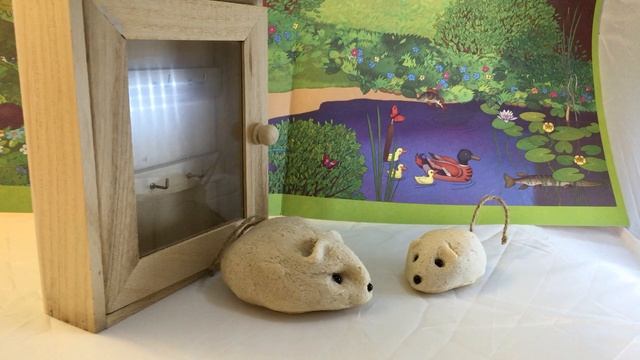 Мышонку шепчет мышь Вика смотреть онлайн