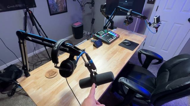 Youtube and Podcast Studio Setup смотреть онлайн