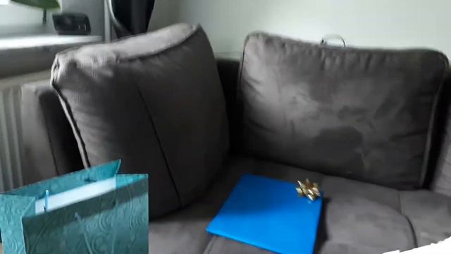 Милита идет на день рождения) смотреть онлайн