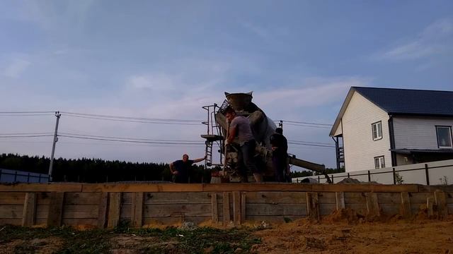 ?️ Как сэкономить на Фундаменте используя.? 200 литровые бочки.? смотреть онлайн