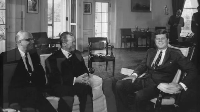 October 5, 1962 - President John F. Kennedy with Mayor of West Berlin, Willy Brandt смотреть онлайн