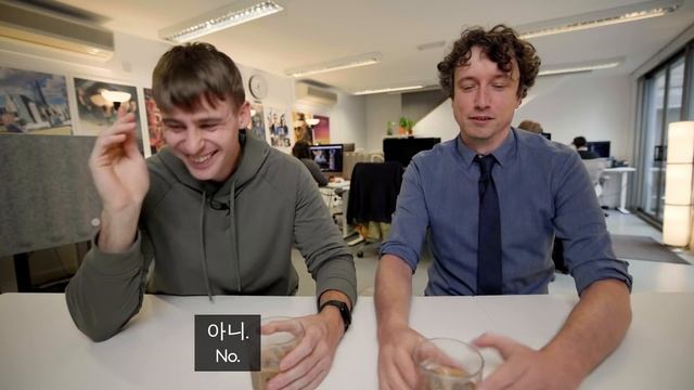 British Office Workers experience Korean "Mix-Coffee"!! смотреть онлайн