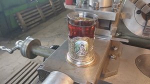 Н. С. Хрущёв и... подстаканник.