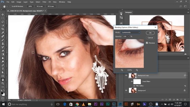 Adding Automatic Soft Highlights and Glow to Skin in Photoshop смотреть онлайн