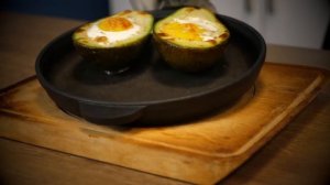 Как готовить ЯИЧНИЦУ С АВОКАДО ☆ Рецепт от ОЛЕГА БАЖЕНОВА #36 [FOODIES.ACADEMY]