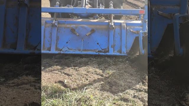 РАБОТА НА ДАЧЕ//ПОМОЩНИК НАМ В ПОМОЩЬ// смотреть онлайн