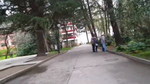 Пример ужина в санатории Южное Взморье. Дорога от 3 корпуса к морю.