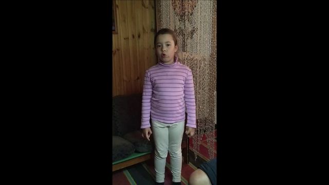 Стихи о войне "Она несла ребенка на руках" читает Настя.avi смотреть онлайн