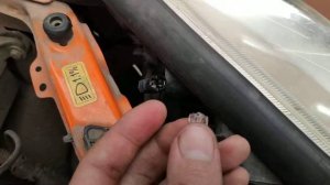 Замена лампы переднего габарита geely mk cross