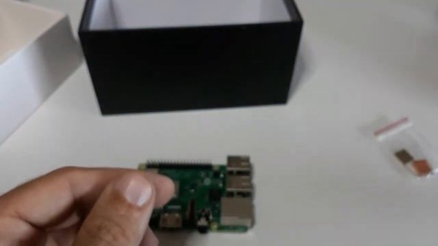 MiniPC y retroconsola la Raspberry Pi 3 B+, MONTAJE Y CARACTERÍSTICAS смотреть онлайн