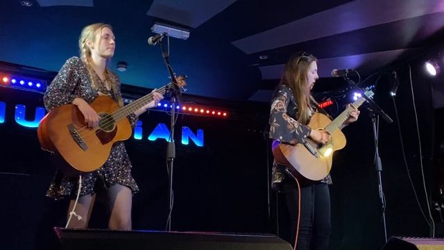 True Foxes - Leave The Light On - 03 May 2023 Musician Pub Leicester смотреть онлайн