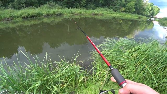 Рыбалка на спиннинг с берега! Ловля щуки окуня на малой реке в Татарстане! смотреть онлайн