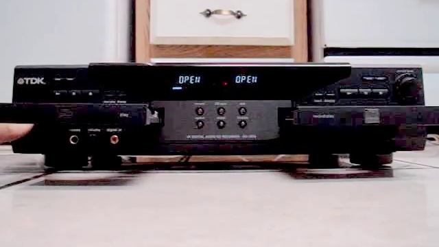 How Work Sound TDK DA-3826 CD Professional 4x Dubbing Digital Audio CD Recorder смотреть онлайн