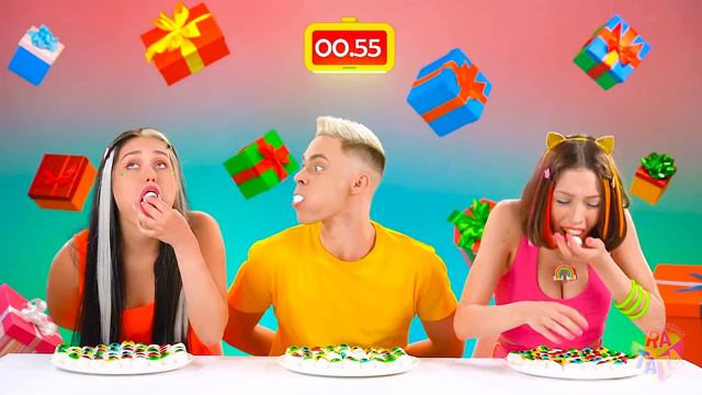 Едим БЕЗ РУК vs ОДНОЙ РУКОЙ vs ДВУМЯ РУКАМИ ЧЕЛЛЕНДЖ! Невероятный баттл с едой от RATATA смотреть онлайн