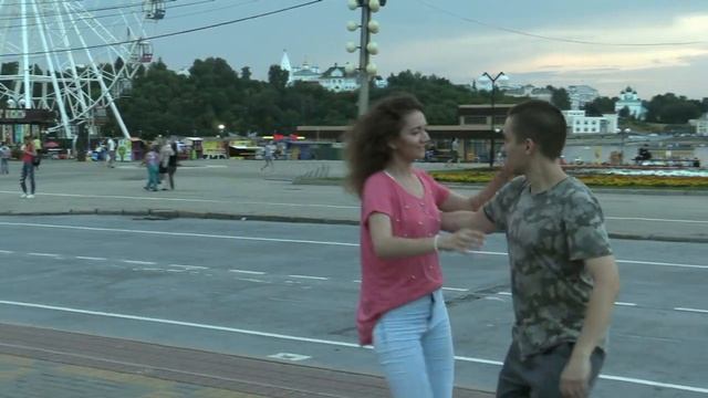 Open air на Красной площади. Танцующая пара смотреть онлайн