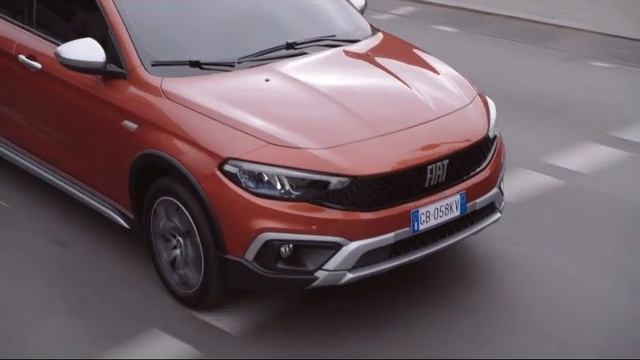2021 FIAT Tipo Cross Crossover / Full Review - Drive, Interior & Exterior