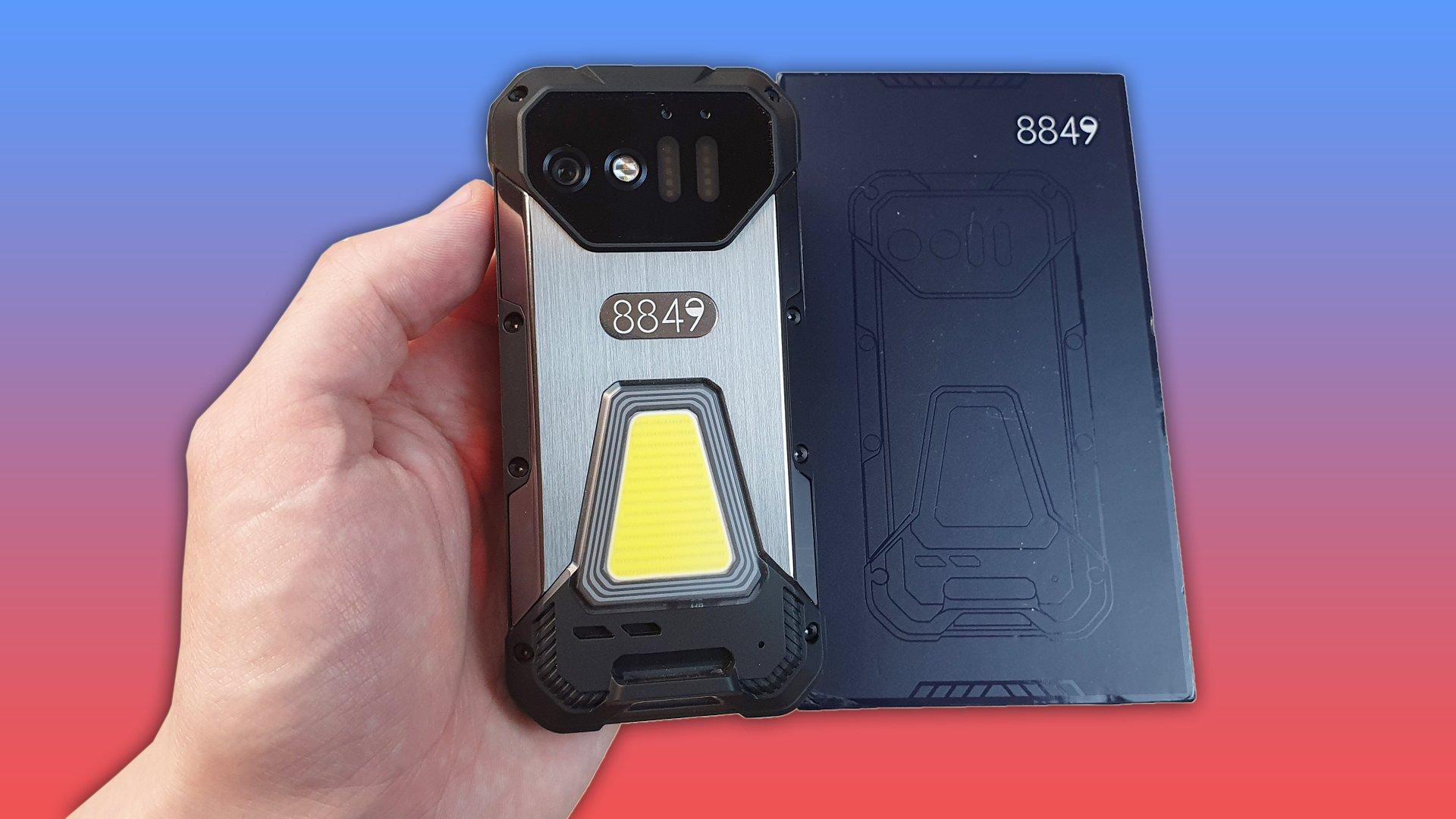 8849 TANK MINI 1 - САМЫЙ СТРАННЫЙ ЗАЩИЩЕННЫЙ ТЕЛЕФОН!