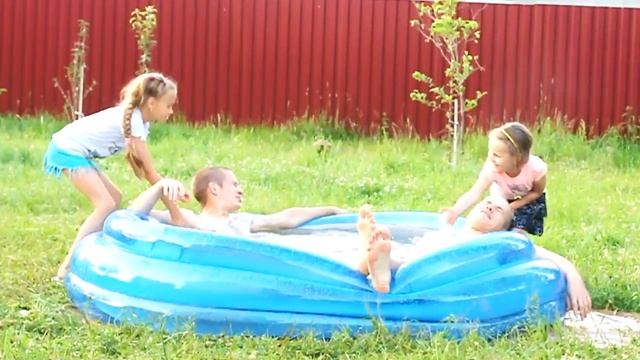 Как сдуть бассейн смотреть онлайн