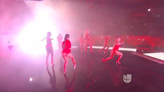 Iggy Azalea - Switch (LIVE PREMIOS JUVENTUD 2017) смотреть онлайн