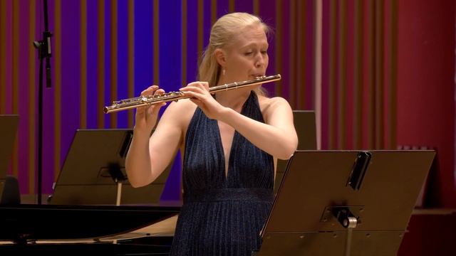 Poulenc flute sonata, mvt. I Allegro malinconico смотреть онлайн