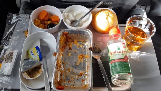 Перелет в Эквадор. Стоимость поездки. Как кормят на борту Lufthansa? смотреть онлайн