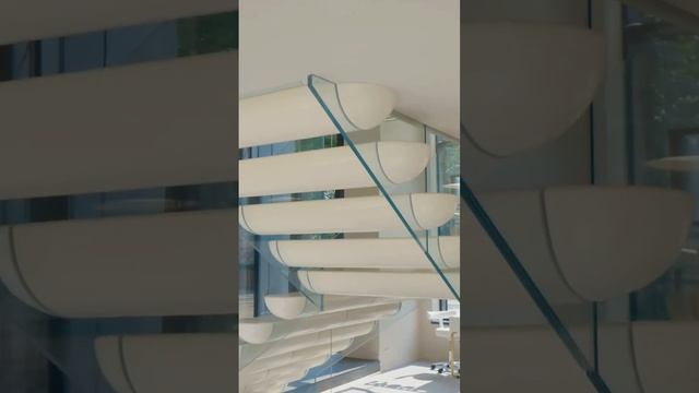 Обзор консольной лестницы ступени полусфера акриловый камень, ограждение из стекла г. Москва смотреть онлайн