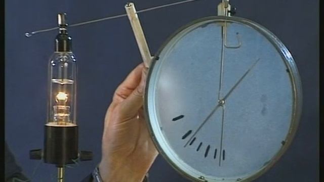 Опыты по физике. Термоэлектронная эмиссия смотреть онлайн