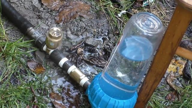 Ученые физики в шоке! Насос работает без электричества и качает воду из озера