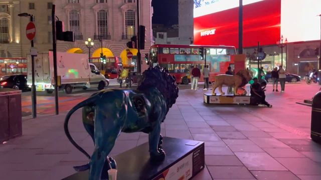 Downtown London Walk - Leicester Square to Piccadilly Circus | Saturday Night 4K HDR смотреть онлайн