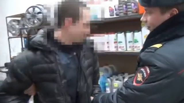 Влез в магазин и уснул крепким сном смотреть онлайн