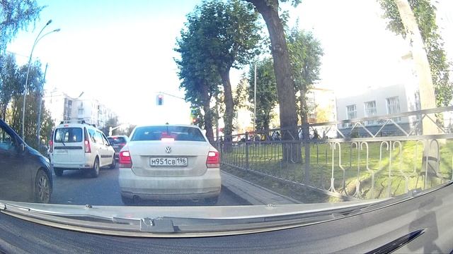 Поездка по Екатеринбургу смотреть онлайн