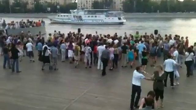 Танцы под Андреевским мостом смотреть онлайн