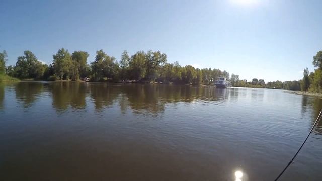 Рыбалка в Самаре на Волге, покатухи на лодке смотреть онлайн