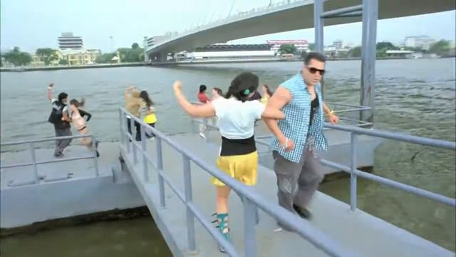 2011 Ready Dhinka Chika ReMiX смотреть онлайн