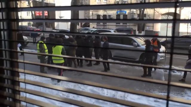 Ukraine Kiev attempt of arrest for helmet 27/01/2014 смотреть онлайн
