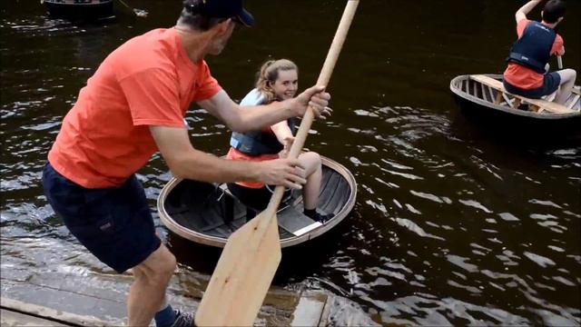 Coracle capers at Ironbridge смотреть онлайн
